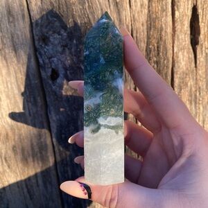 ☁️ moss agate crystal tower